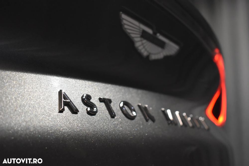 Aston Martin DBX - 27