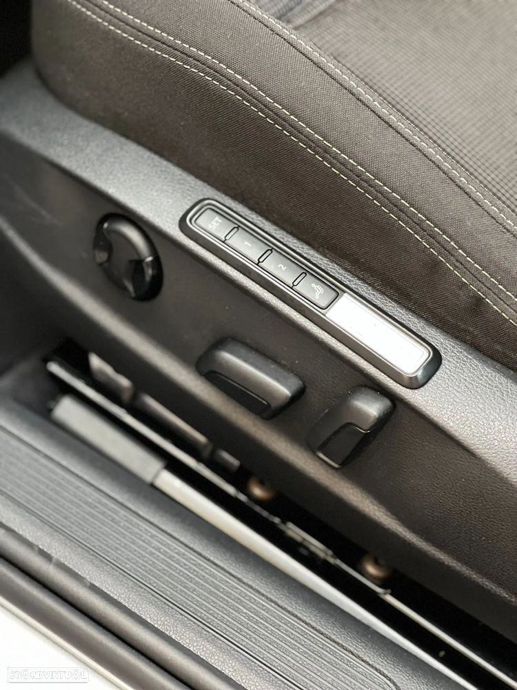 VW Passat Variant 1.6 TDI Highline - 18