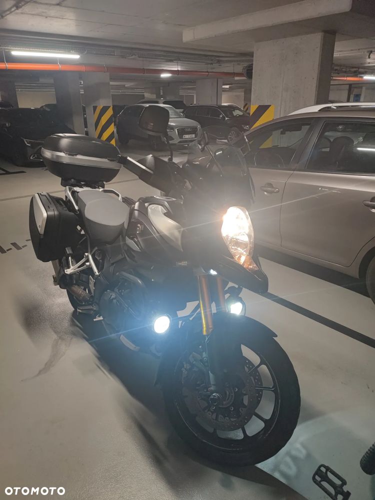 Suzuki V-STROM - 1