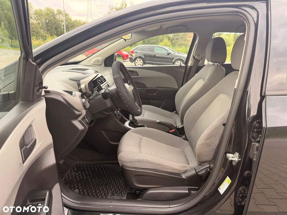 Chevrolet Aveo - 11