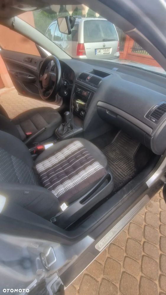 Skoda Octavia 1.6 - 10