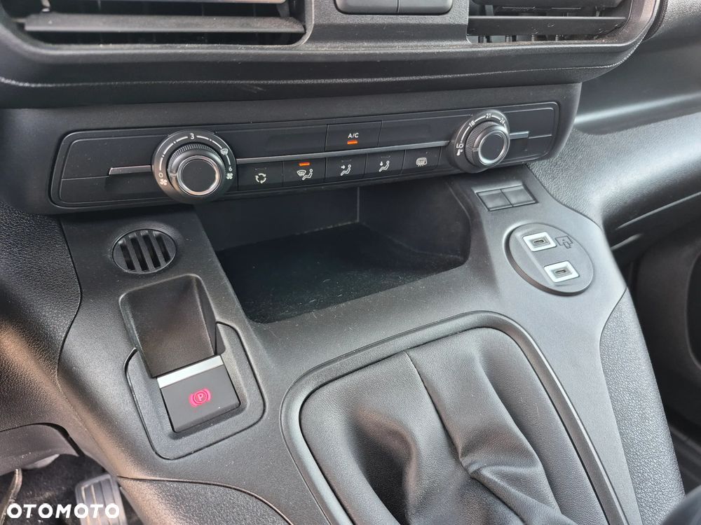 Opel COMBO - 12