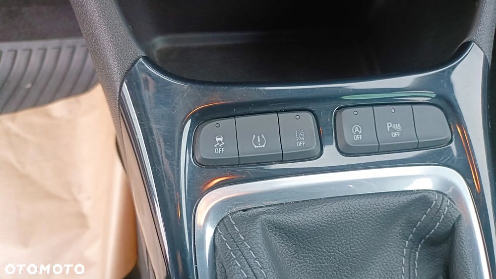 Opel Crossland X - 14