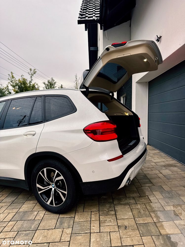 BMW X3 sDrive18d Advantage - 12