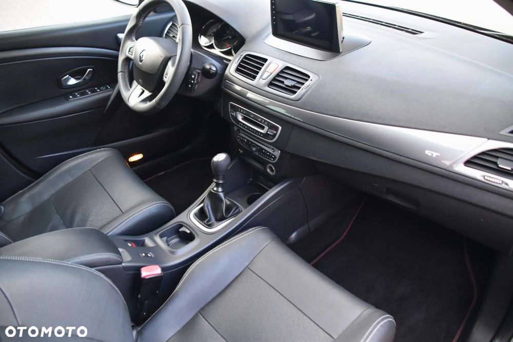 Renault Megane TCe 180 GT - 5