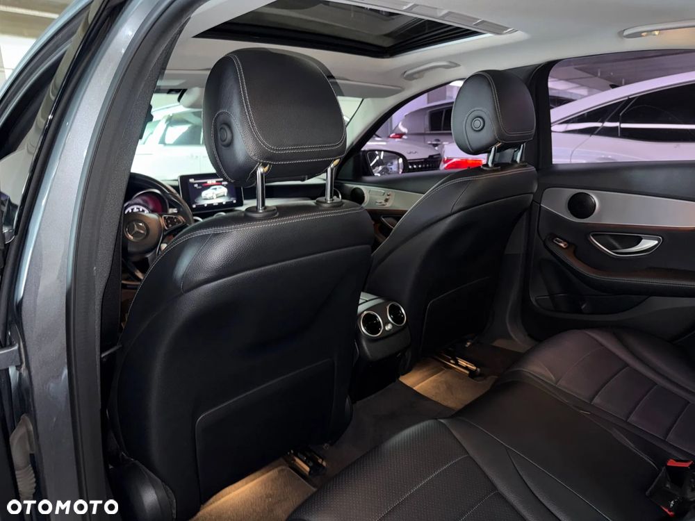 Mercedes-Benz Klasa C 200 4Matic 9G-TRONIC - 12