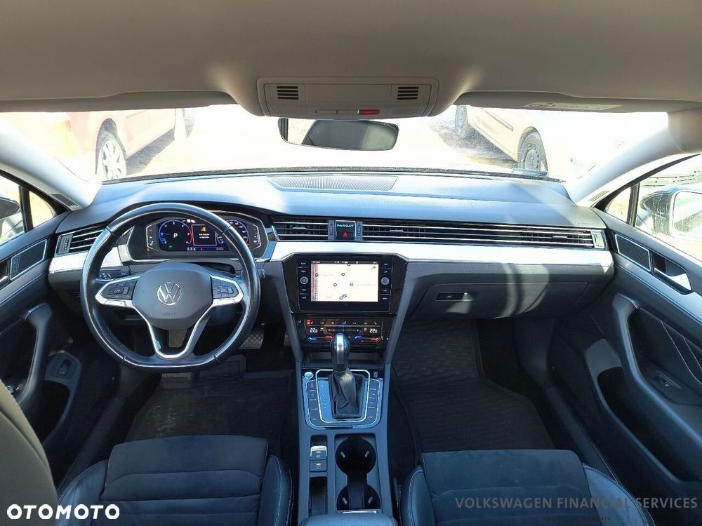 Volkswagen Passat Variant 2.0 TDI Elegance DSG - 8