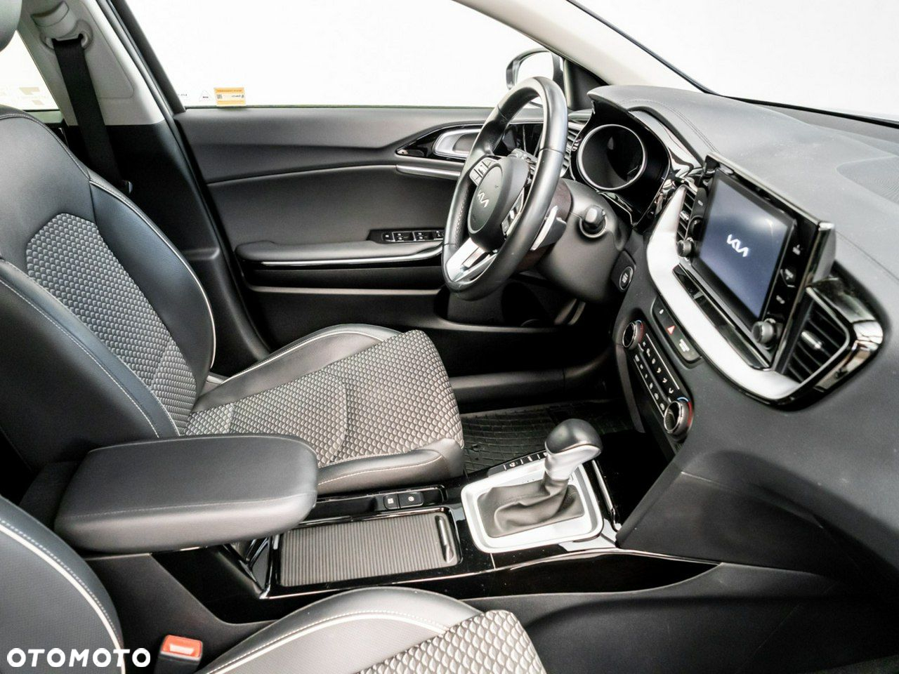 Kia XCeed - 12