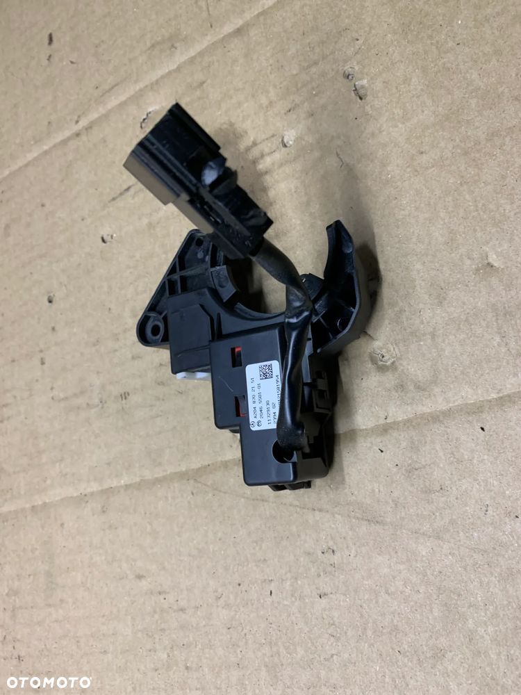 Czujnik moduł blokada fotela kierowcy Mercedes W207 A2048702151 - 2