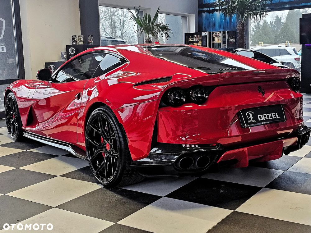 Ferrari 812 Superfast - 7