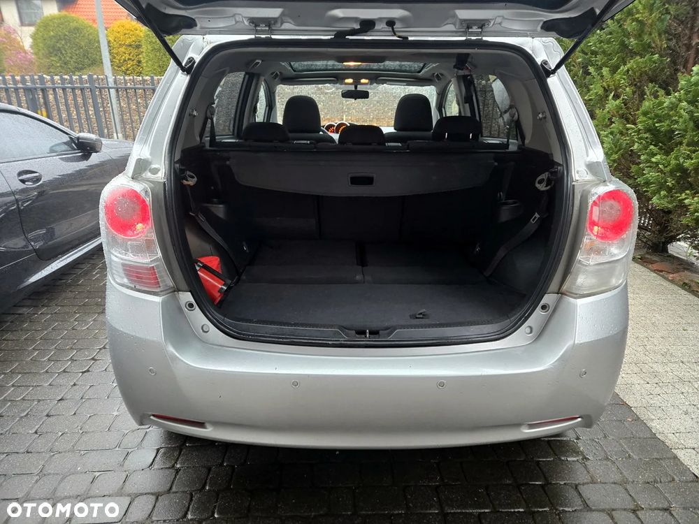 Toyota Verso 2.0 D-4D Executive - 11