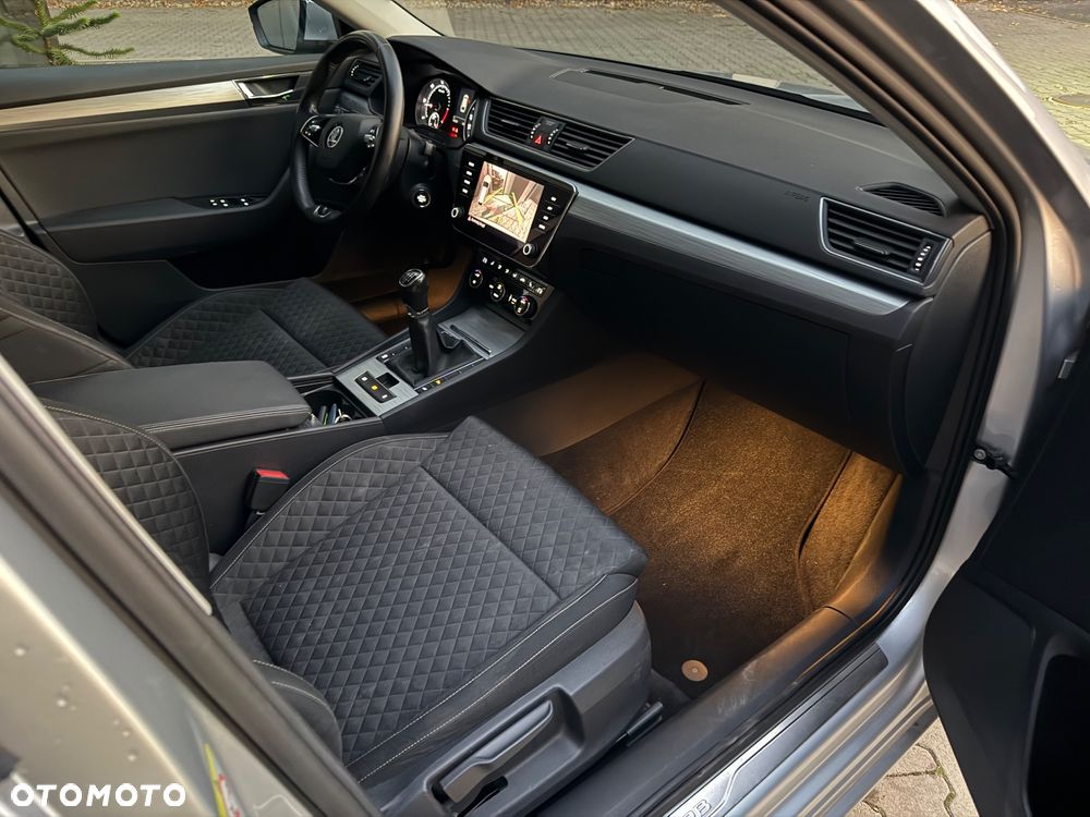 Skoda Superb 2.0 TDI SCR Ambition - 32