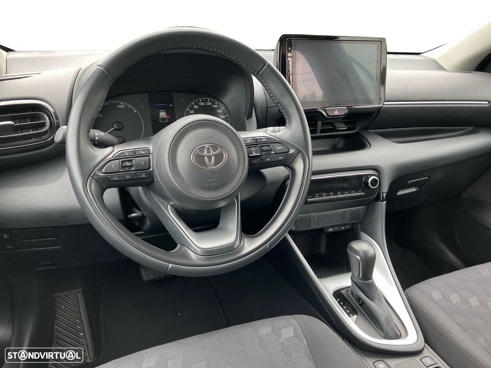 Toyota Yaris — fotografia 18
