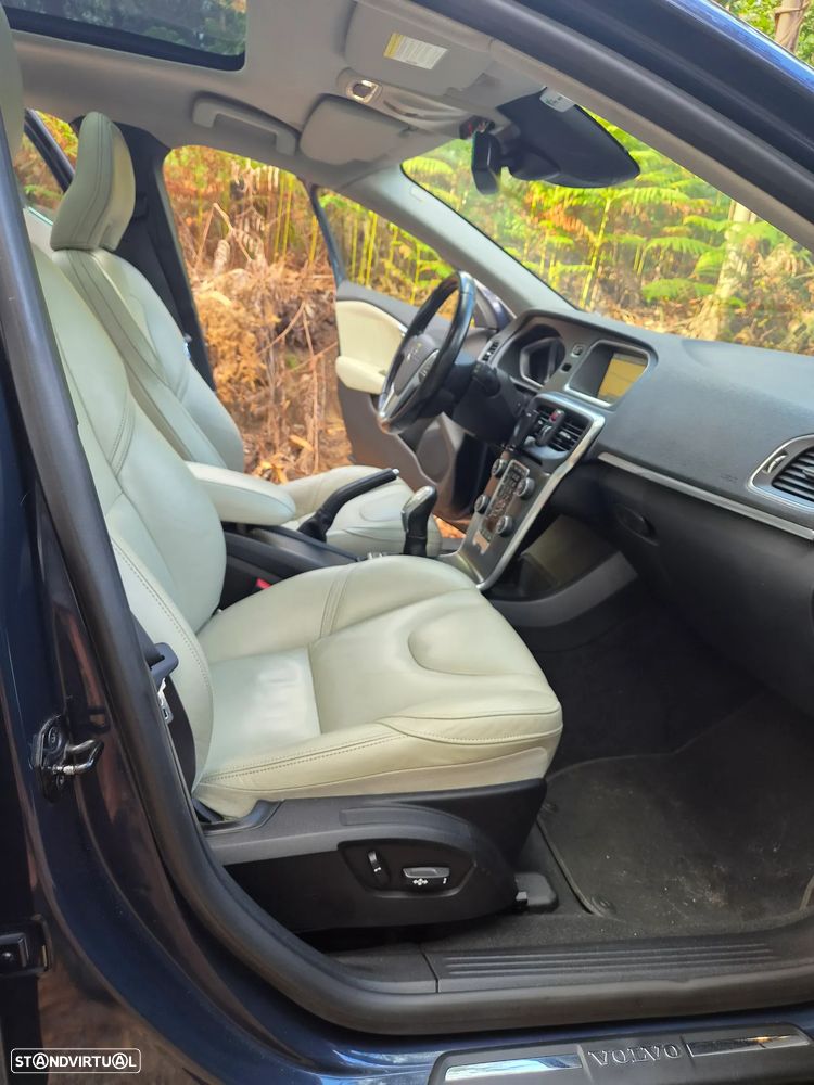Volvo V40 D2 Summum - 10