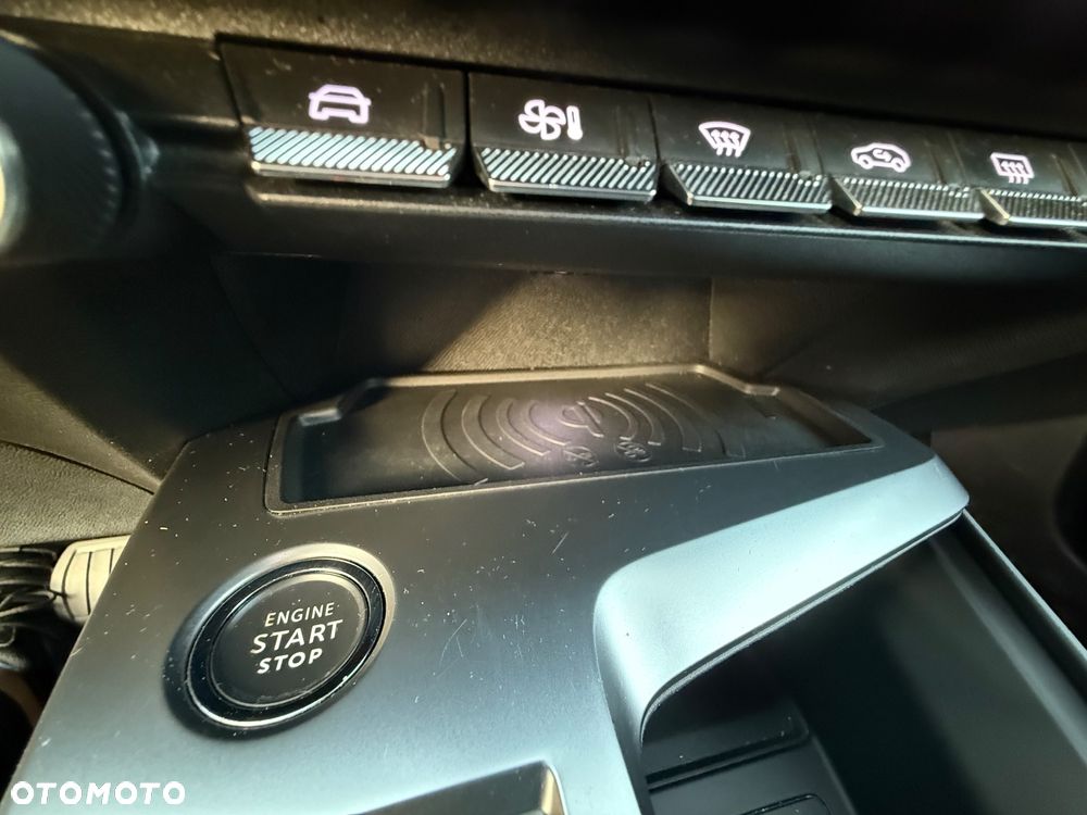 Peugeot 308 PureTech 130 EAT8 Allure - 27