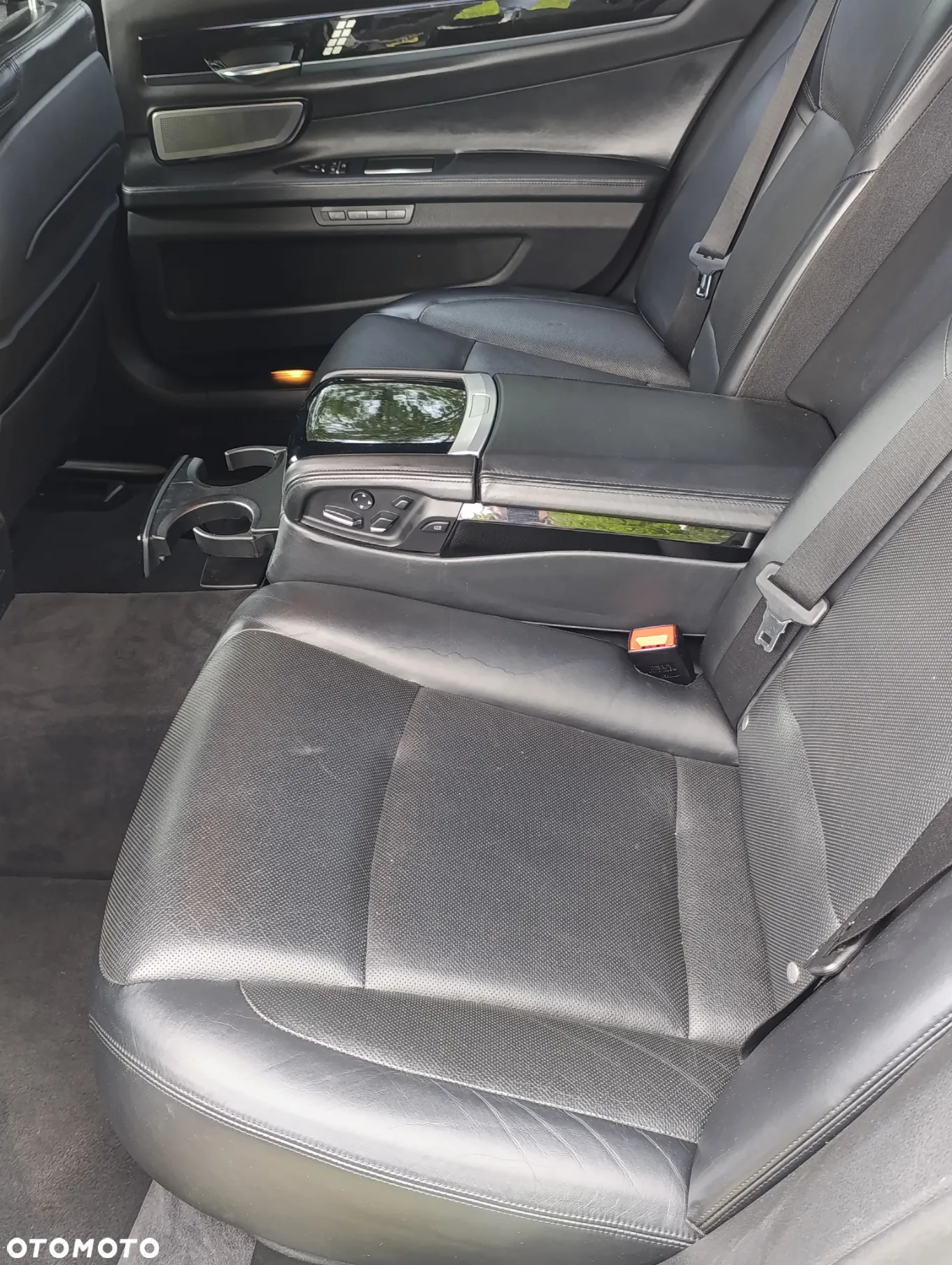 BMW Seria 7 - 28