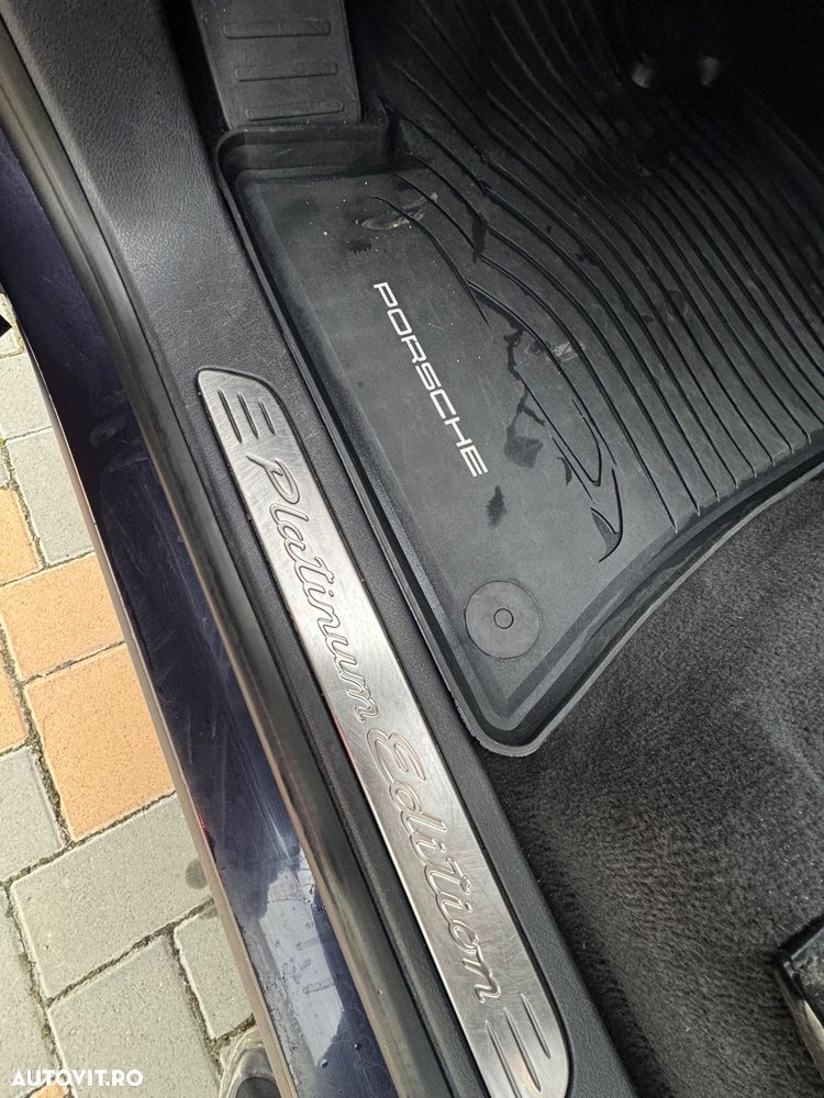 Porsche Cayenne - 15