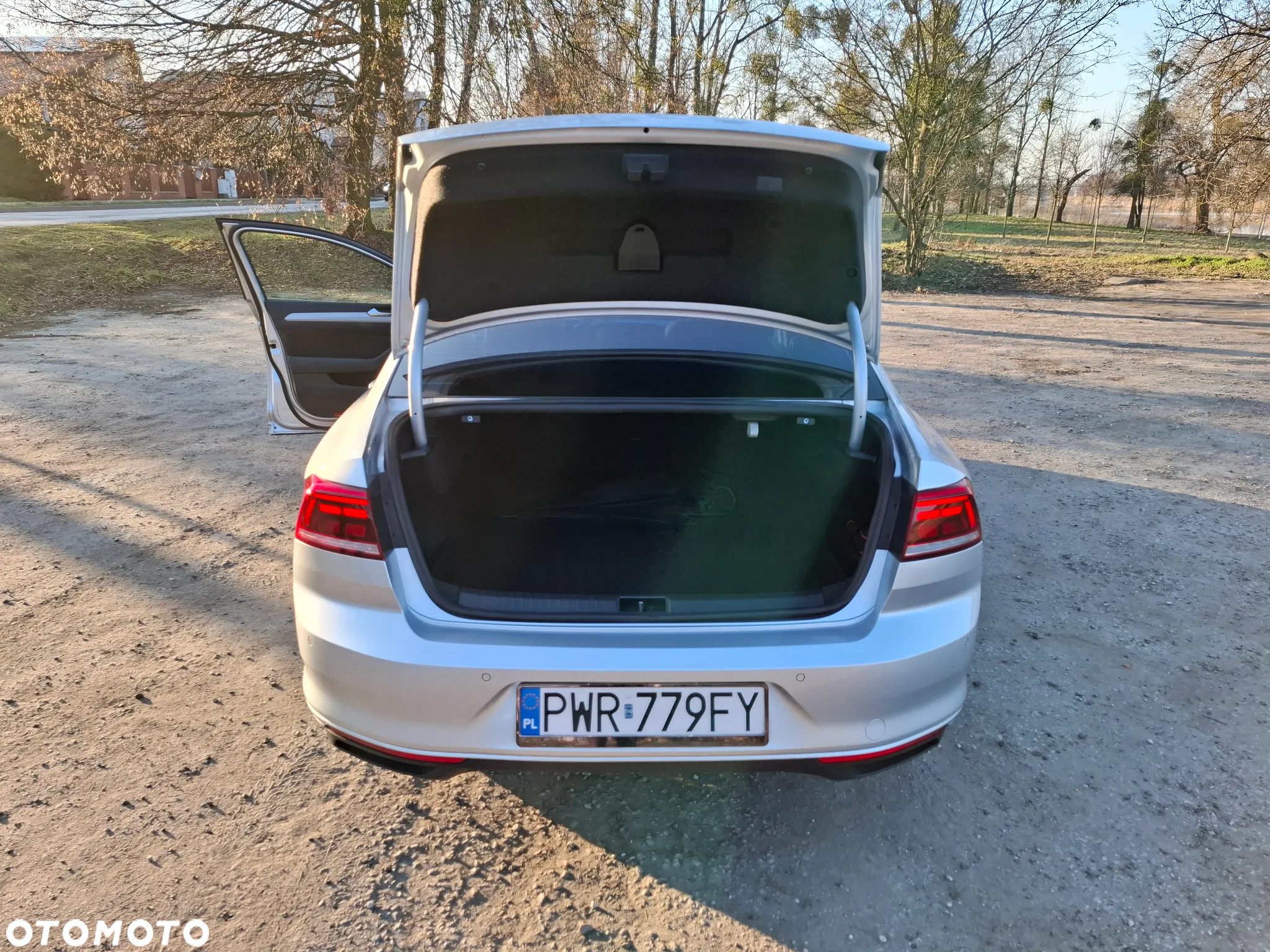 Volkswagen Passat - 8