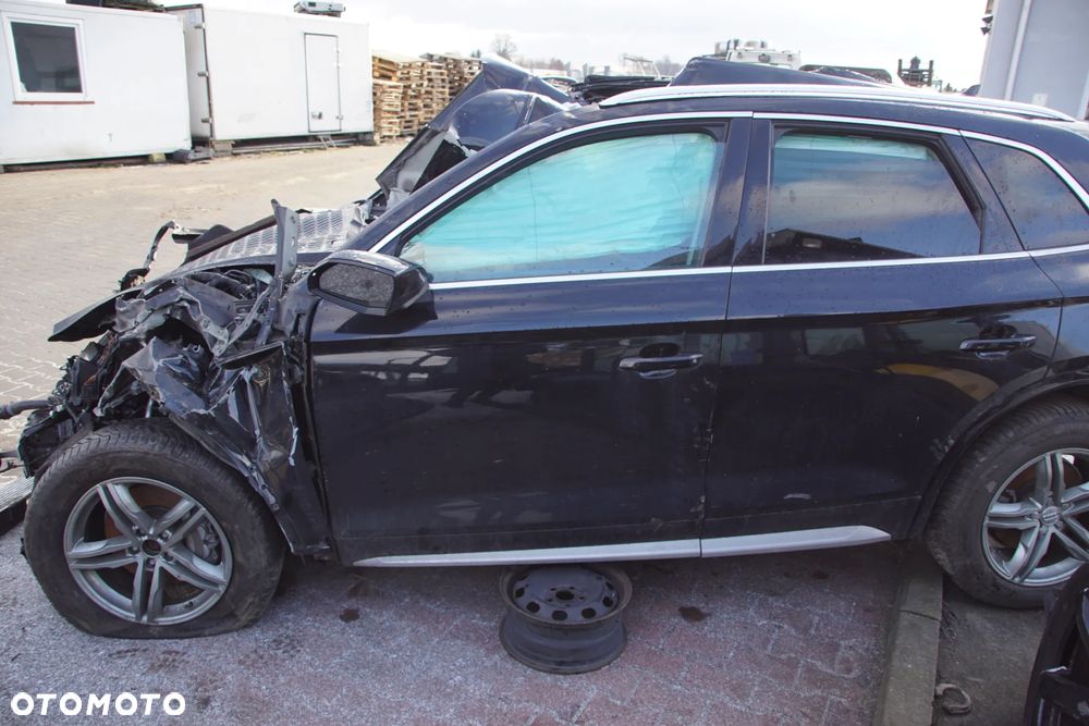 Auto na części - Audi Q5 II FY 2.0 TFSI 252 KM DAYB SUX LY9T 2018R Silnik Skrzynia Drzwi Klapa Zderzak Błotnik Lampa Szyba Klamka Lusterko Sterownik Moduł Czujnik Panel Kierownica - 6
