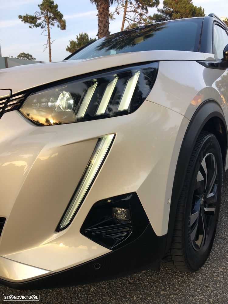 Peugeot e-2008 50 kWh GT - 27