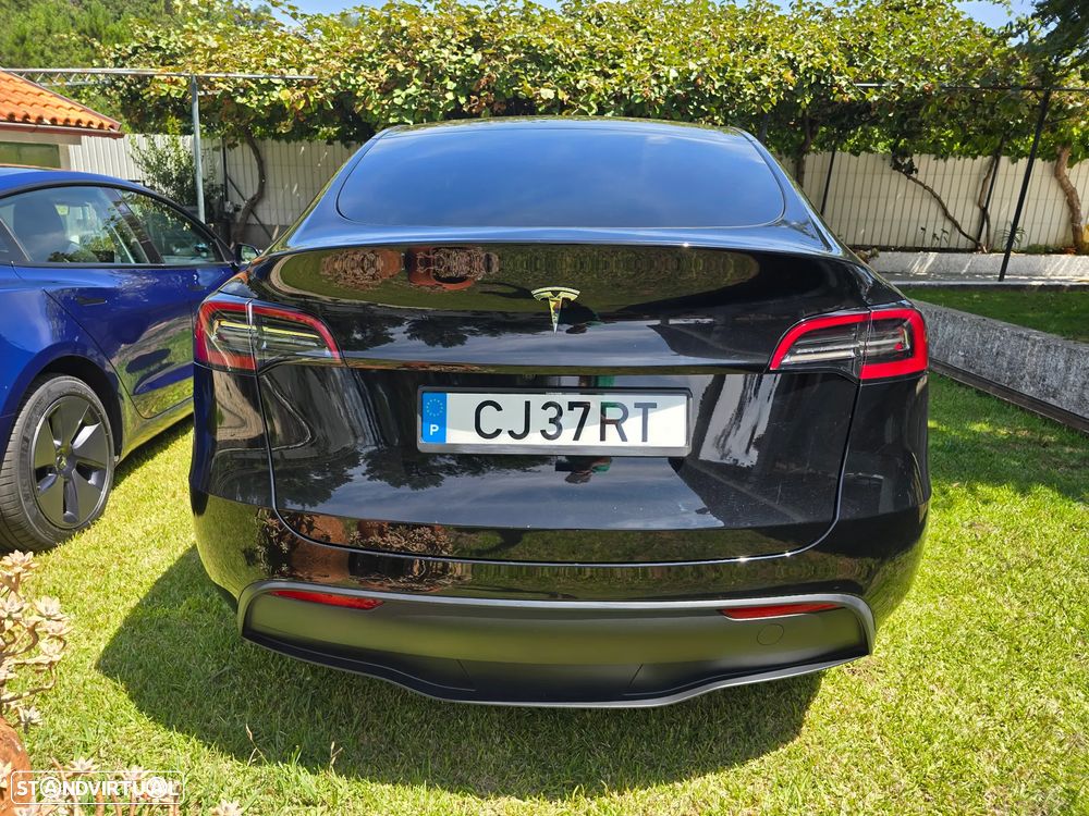 Tesla Model Y - 5