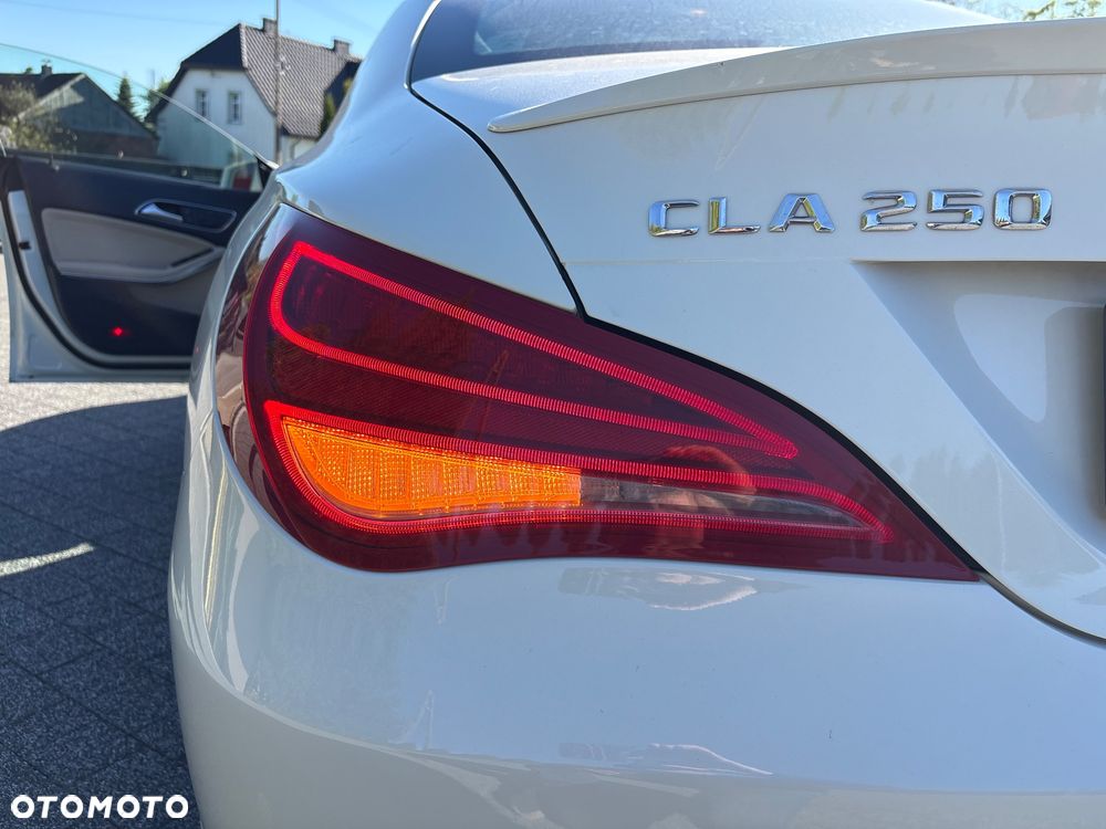 Mercedes-Benz CLA 250 4-Matic - 21