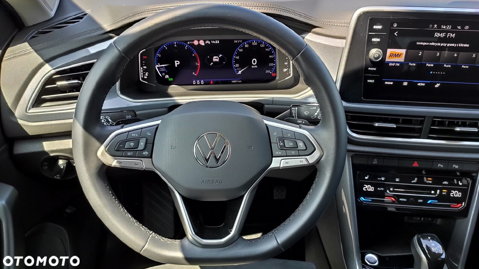 Volkswagen T-Roc - 12