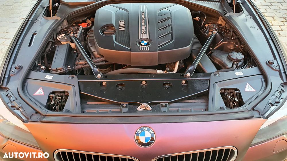 BMW Seria 5 525d xDrive Touring - 6