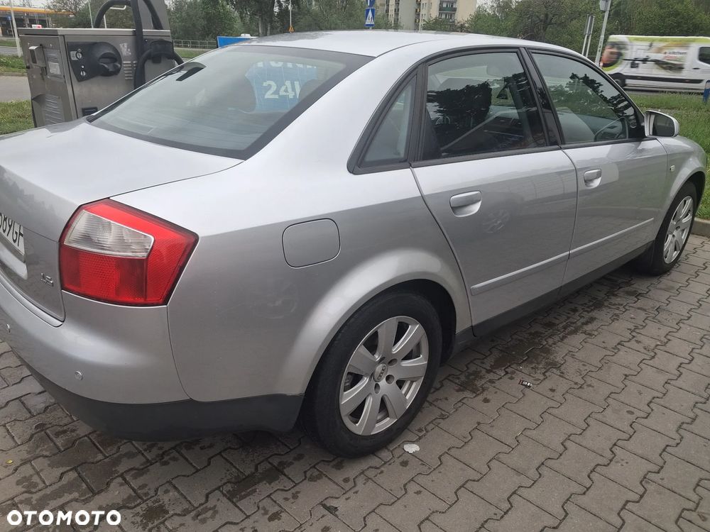 Audi A4 Limousine - 10