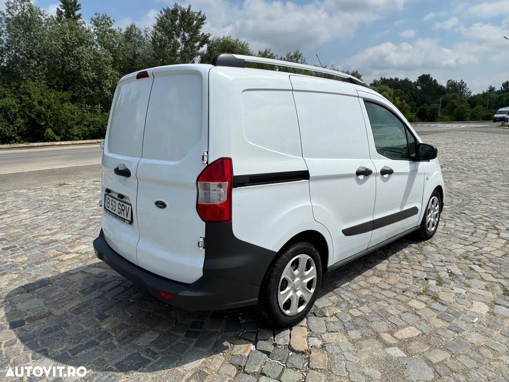 Ford Courier - 3
