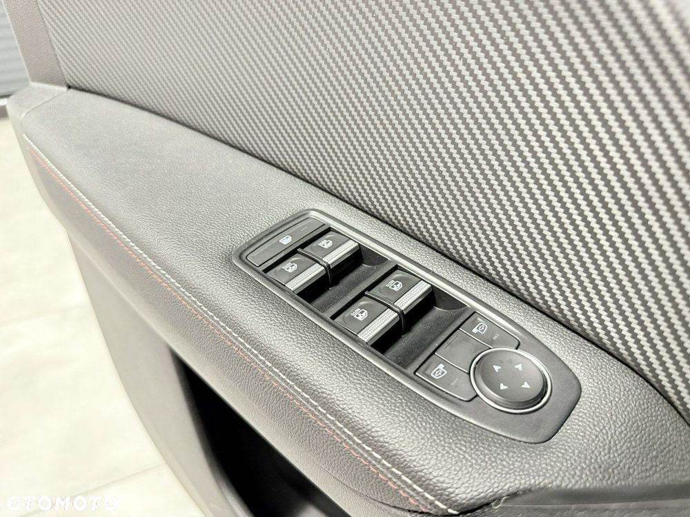 Renault Captur TCe Mild Hybrid 140 GPF TECHNO FAST TRACK - 36