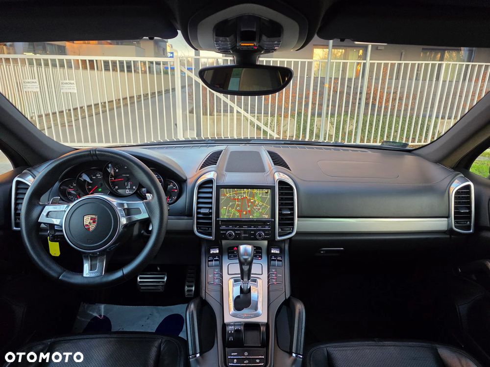Porsche Cayenne - 10