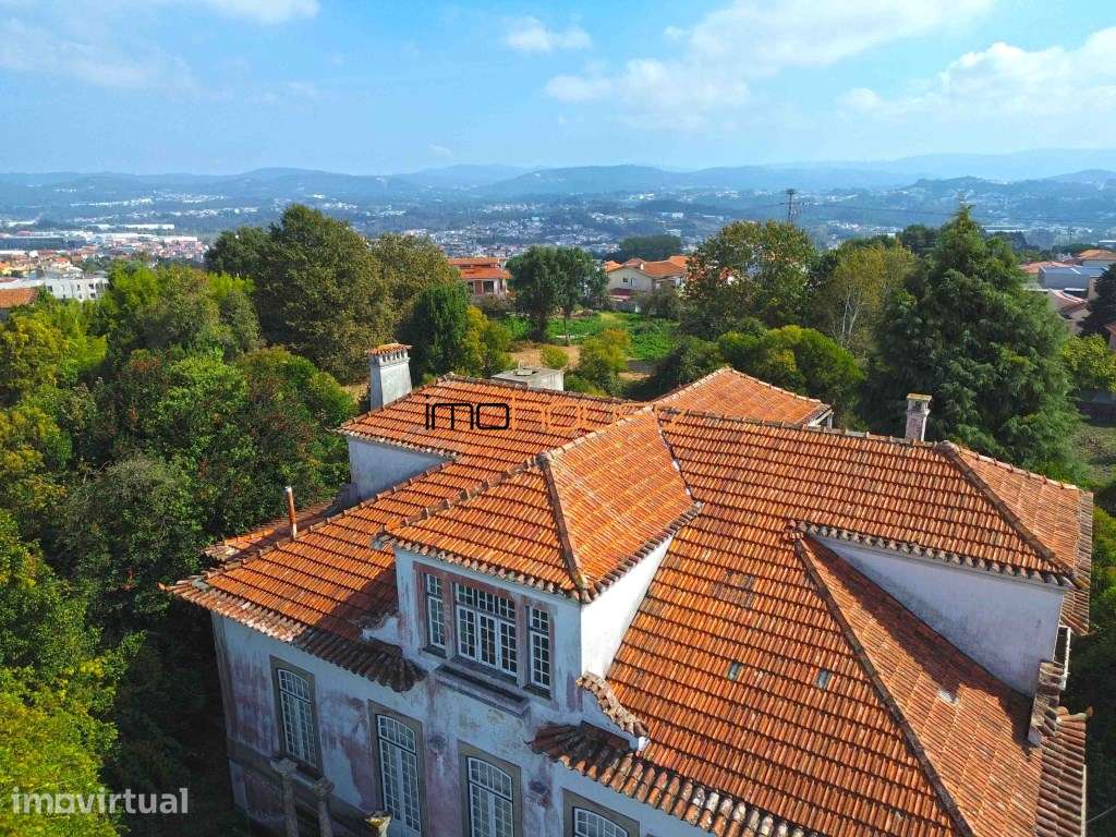 Terreno com casa senhorial do século XIX ( Zona Espaço Central II) - Grande imagem: 2/10