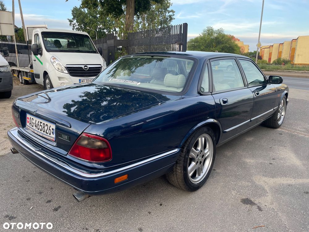 Jaguar XJR - 5
