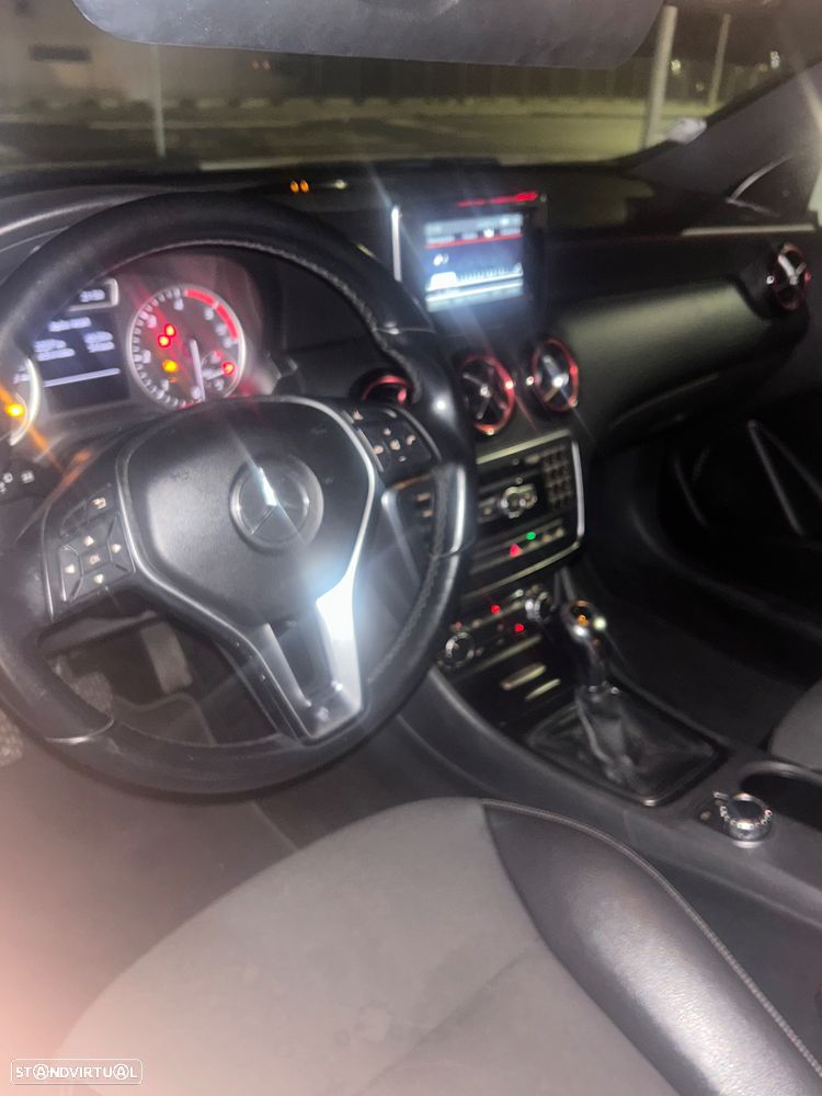Mercedes-Benz A 180 CDI (BlueEFFICIENCY) - 16