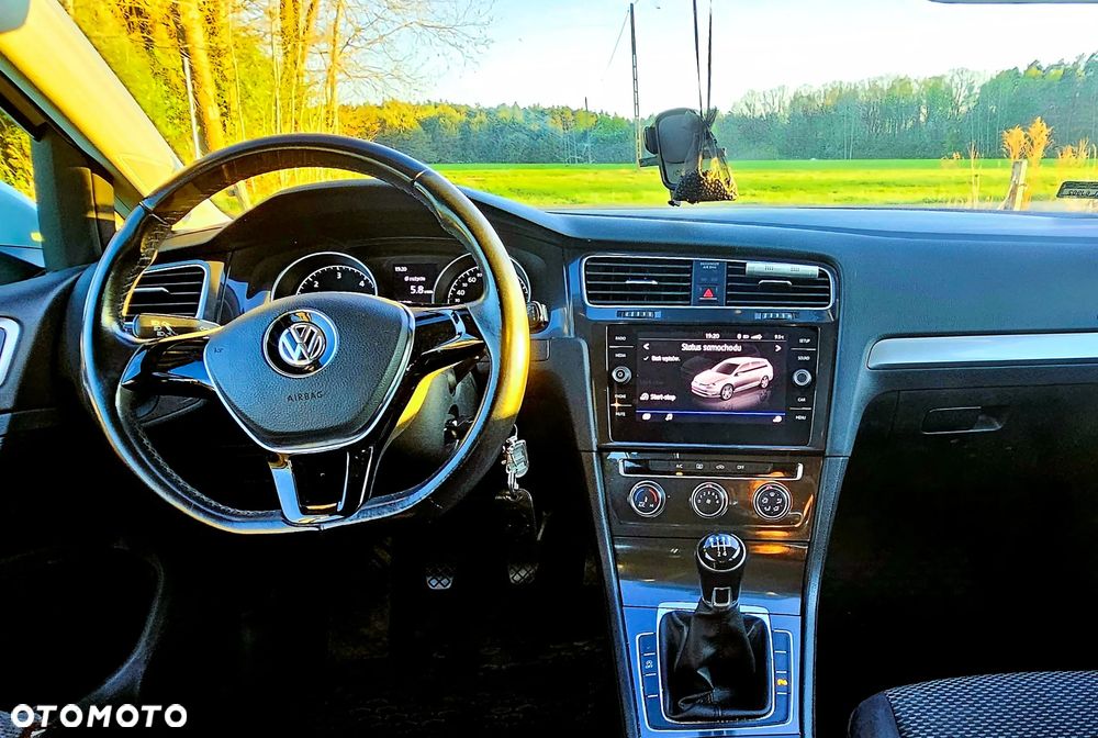 Volkswagen Golf 1.6 TDI BMT Comfortline - 10