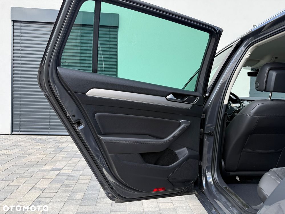 Volkswagen Passat 2.0 TDI SCR 4Motion DDG Highline - 35