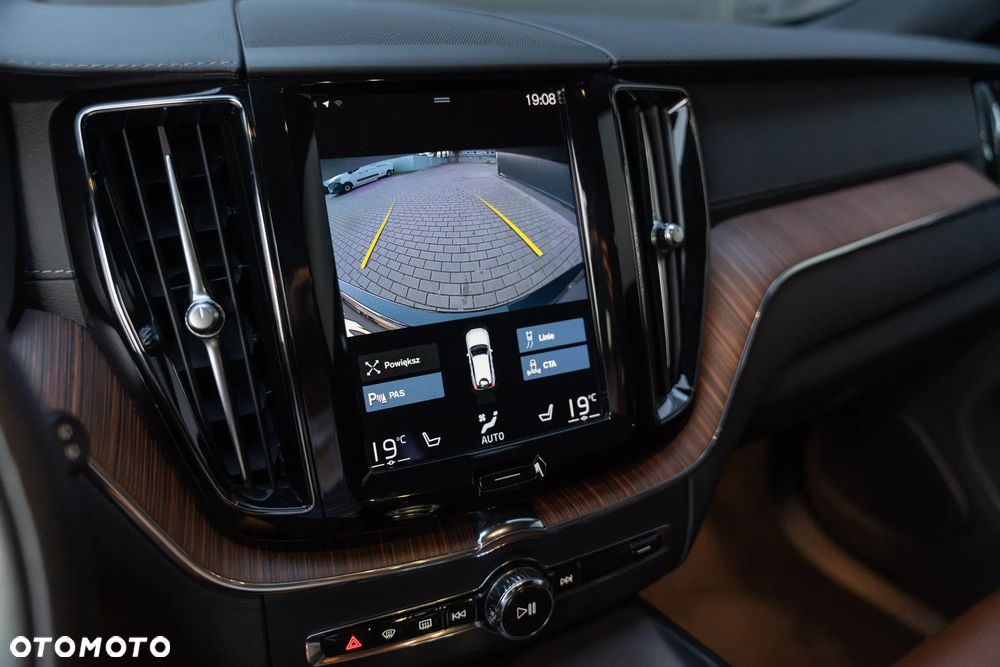 Volvo XC 60 B5 D AWD Inscription - 23