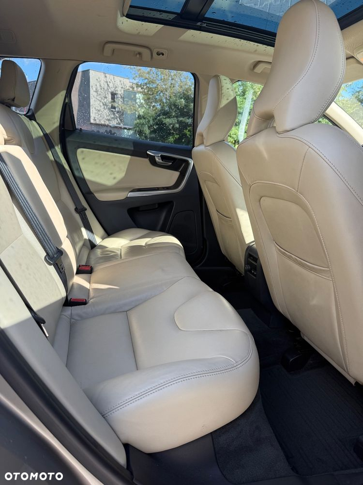 Volvo XC 60 D5 AWD Summum - 11