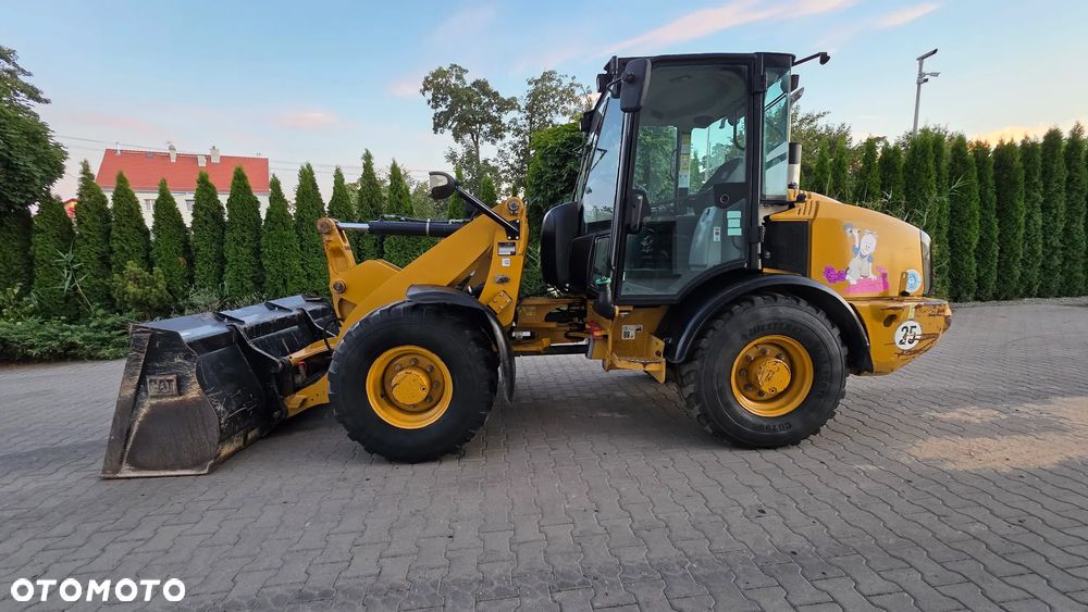Caterpillar 906H - 4