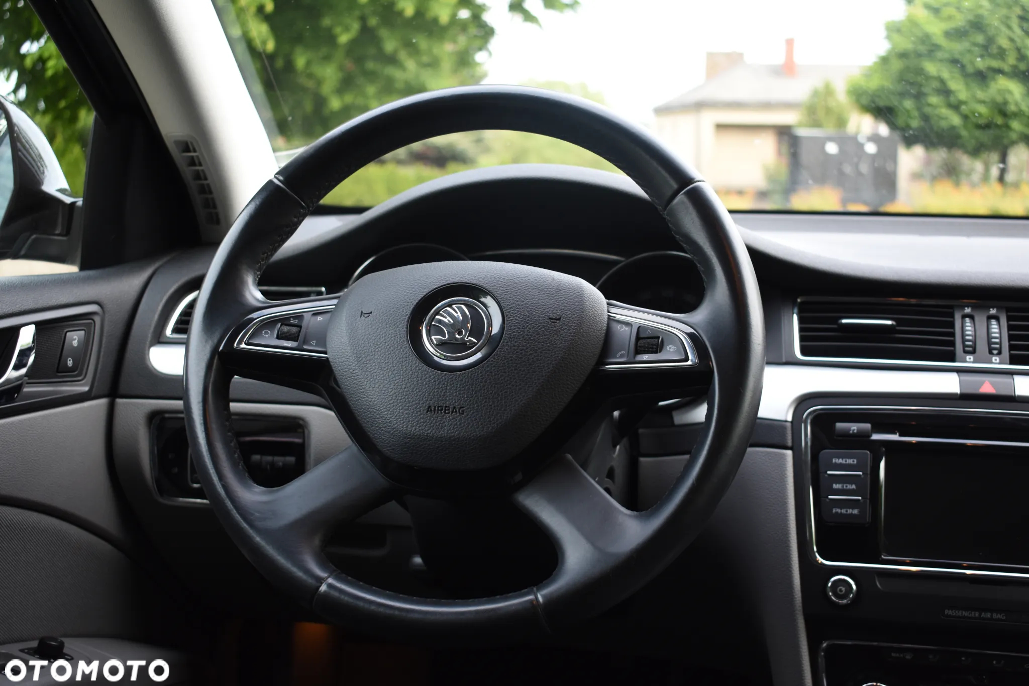 Skoda Superb 2.0 TDI Elegance - 37