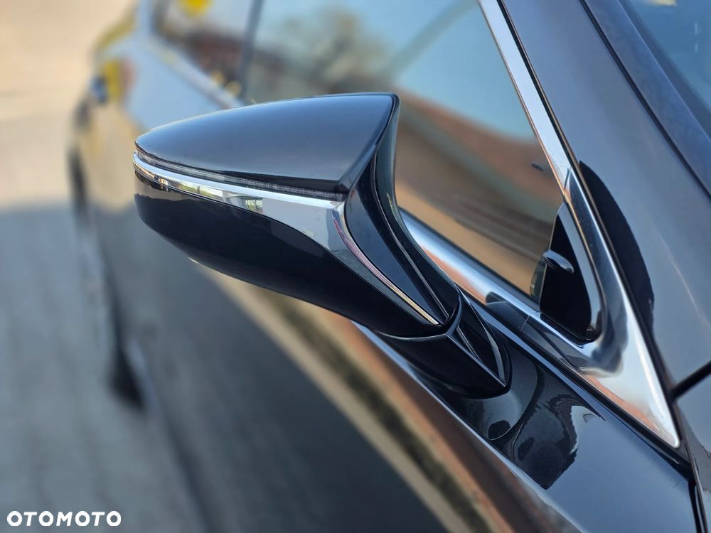 Lexus ES 300h Prestige - 13