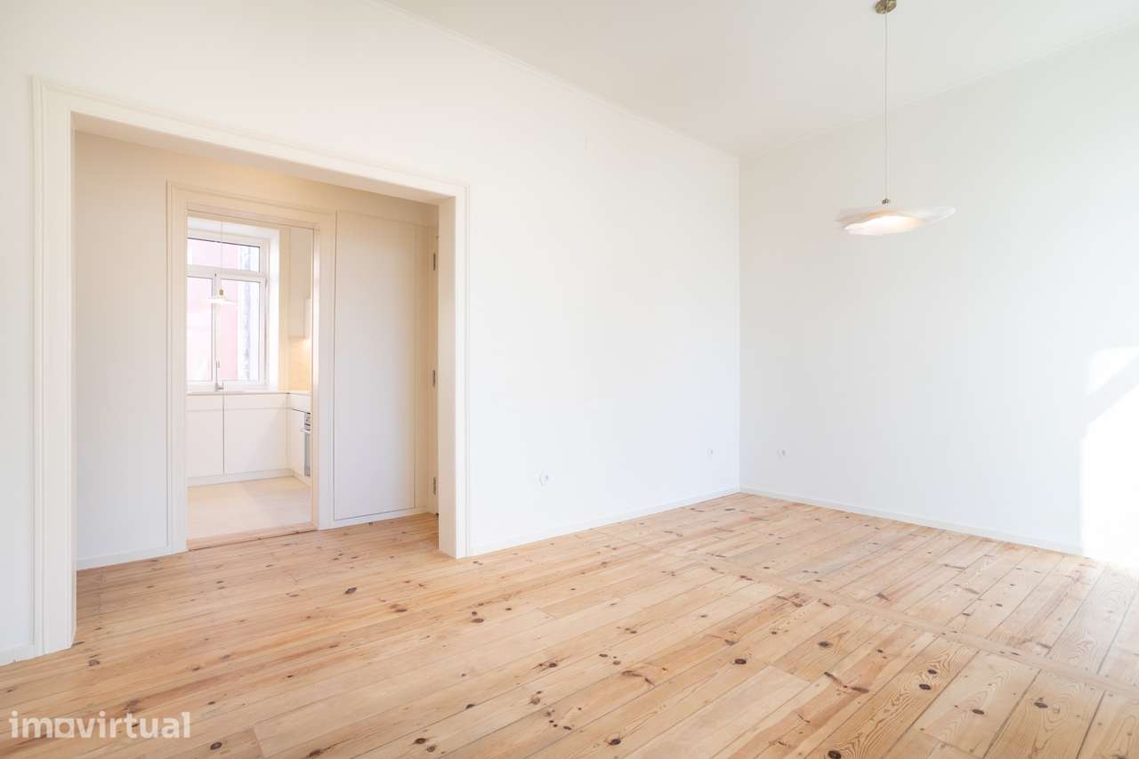 Apartamento T2 totalmente remodelado na Ajuda - Grande imagem: 2/32