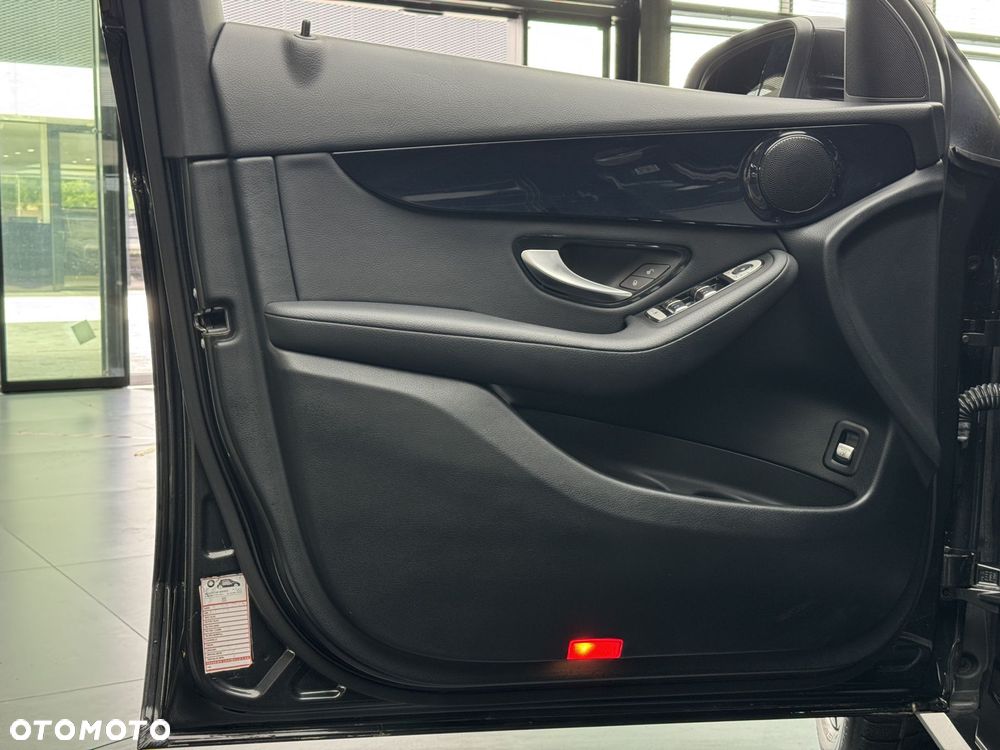 Mercedes-Benz GLC 300 e 4-Matic Business Edition - 14