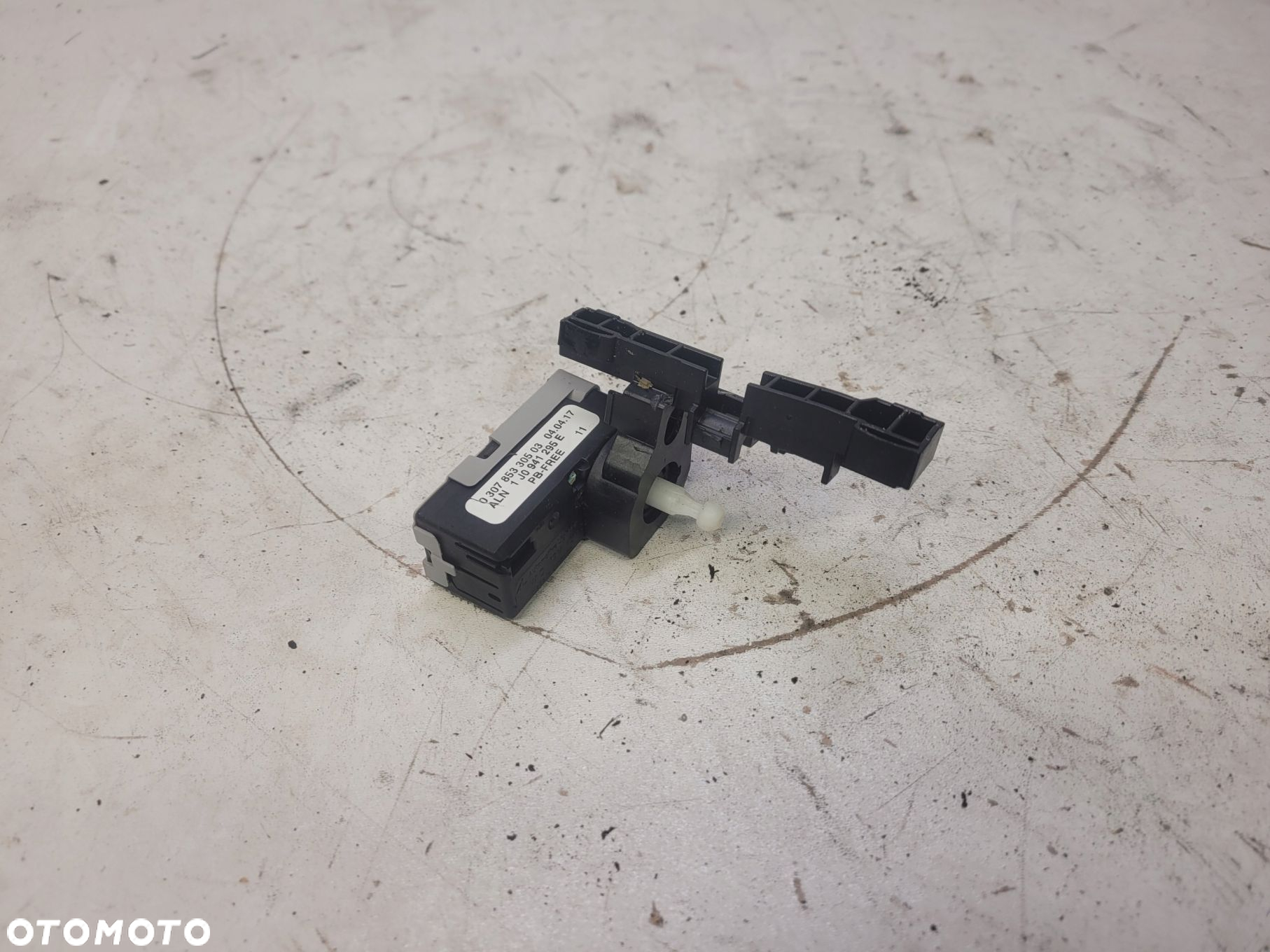 SILNICZE REFLEKTORA AUDI A4 B9 A5 8W 1J0941295E - 2