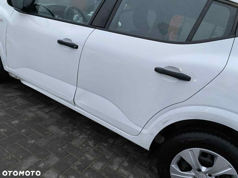 Dacia Sandero SCe 65 Essential - 28