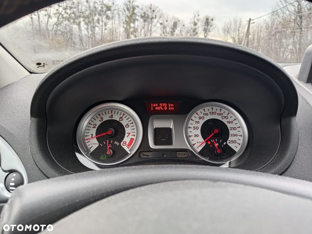Renault Clio - 9