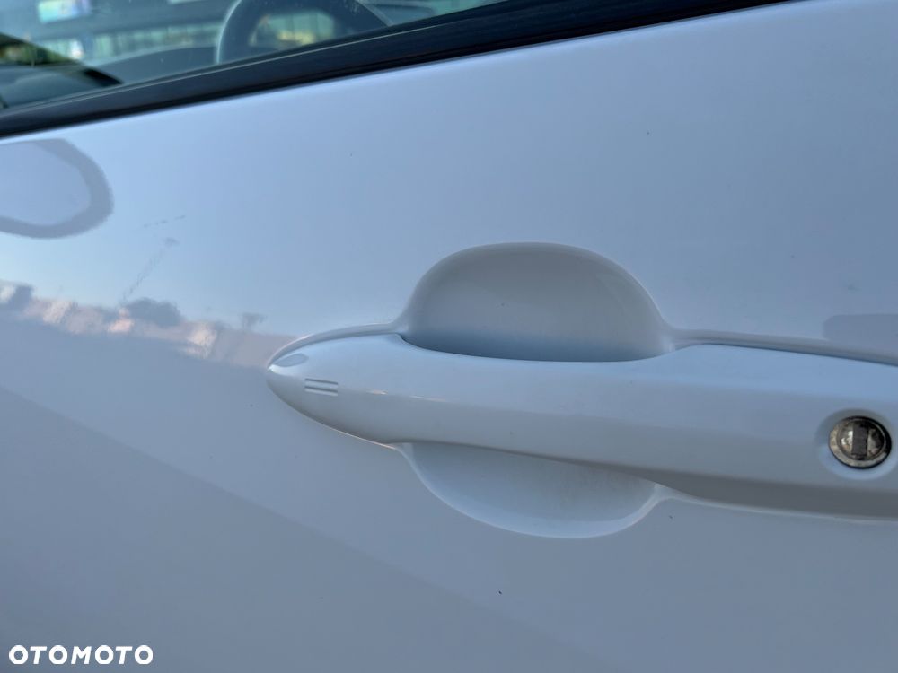 Toyota Yaris - 15