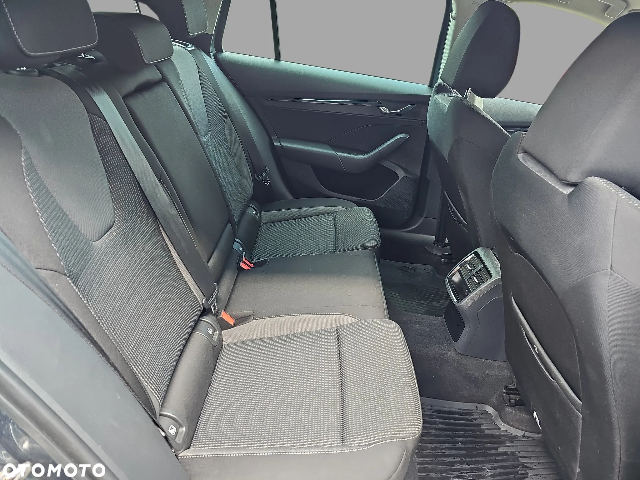 Skoda Octavia 2.0 TDI Ambition DSG - 14