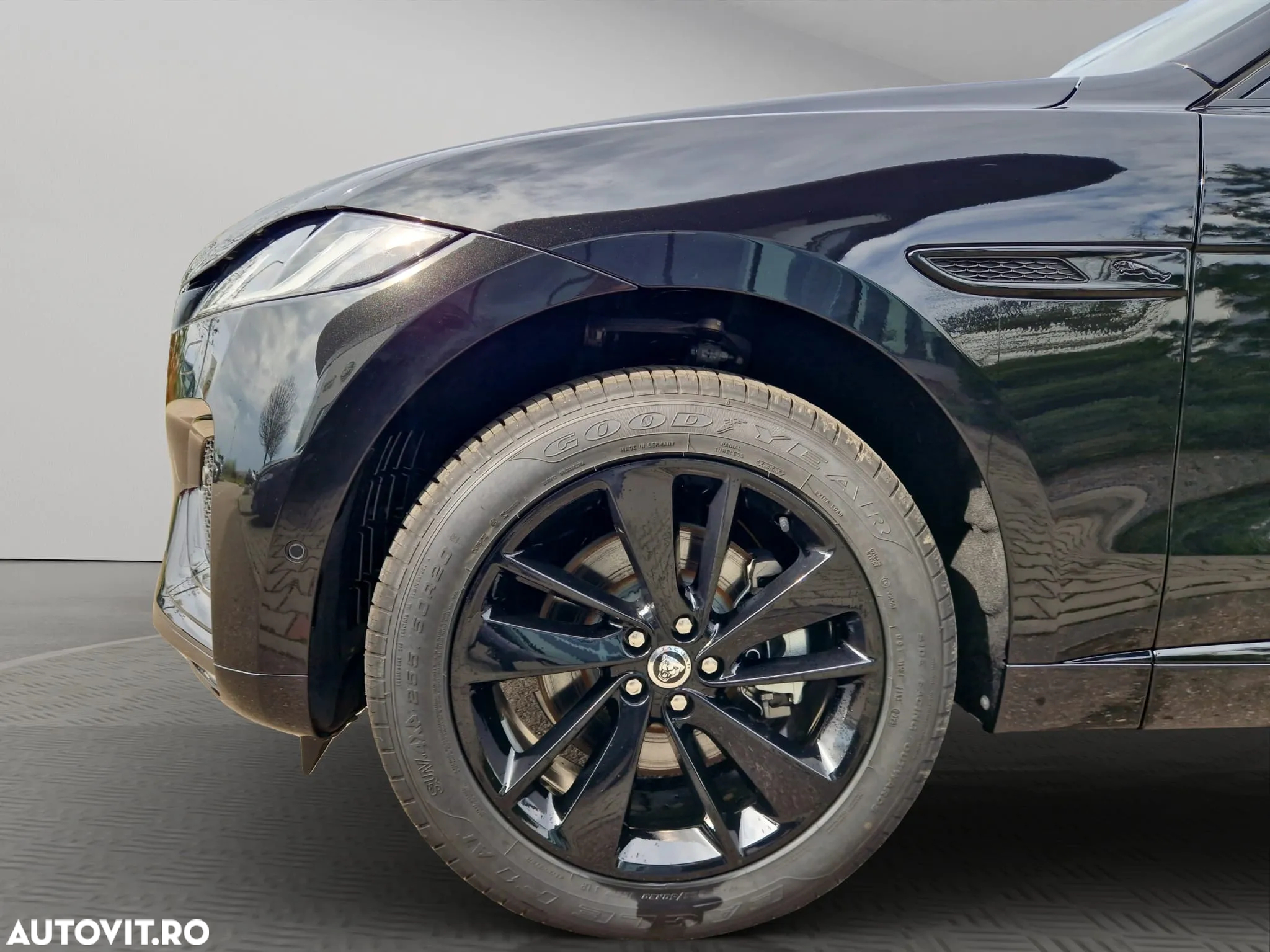 Jaguar F-Pace D200 AWD R-Dynamic SE - 17